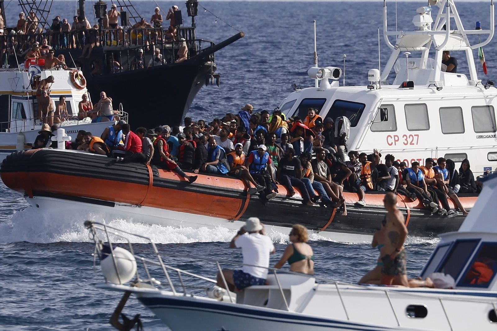 Rescate de inmigrantes en Lampedusa