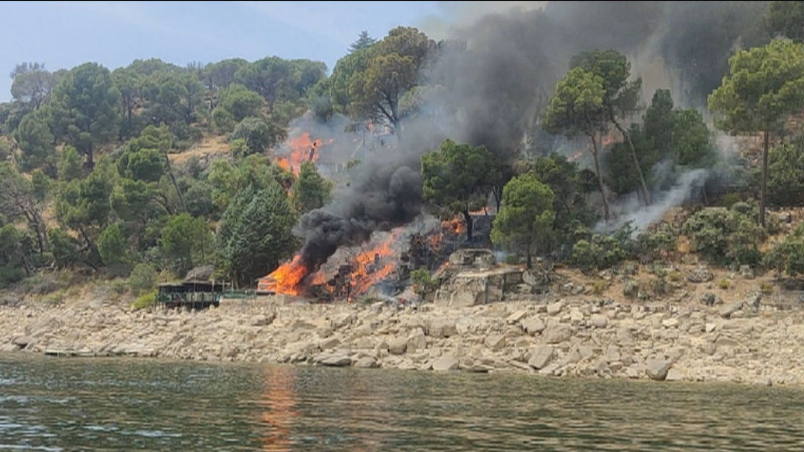 Incendio cerca del pantano de San Juan