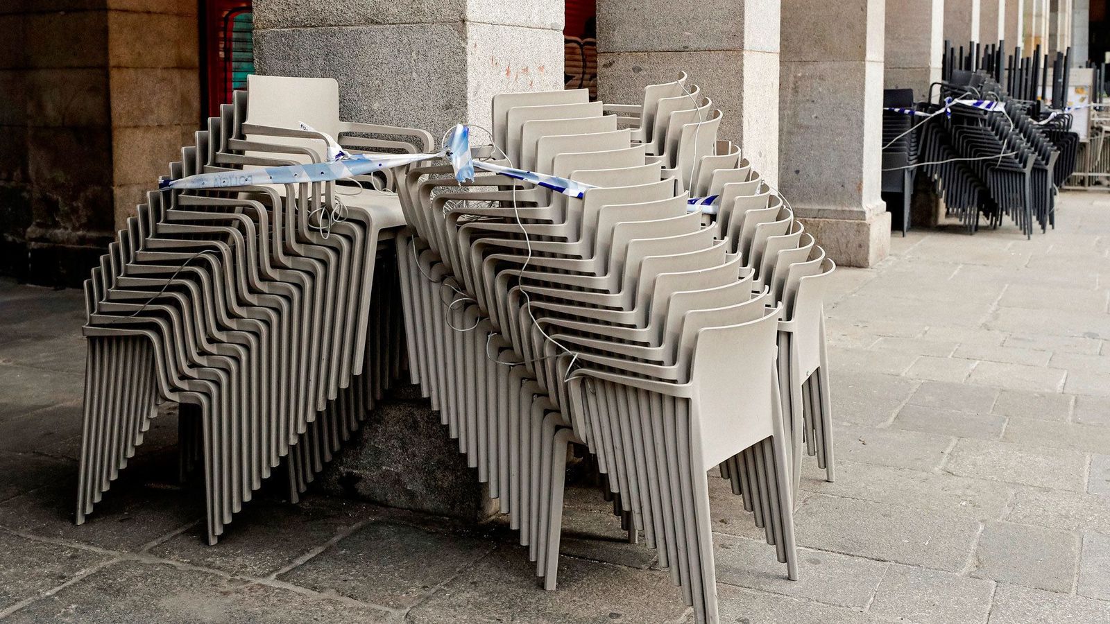 Vecinos y hosteleros acogen la ampliación de terrazas con posturas opuestas