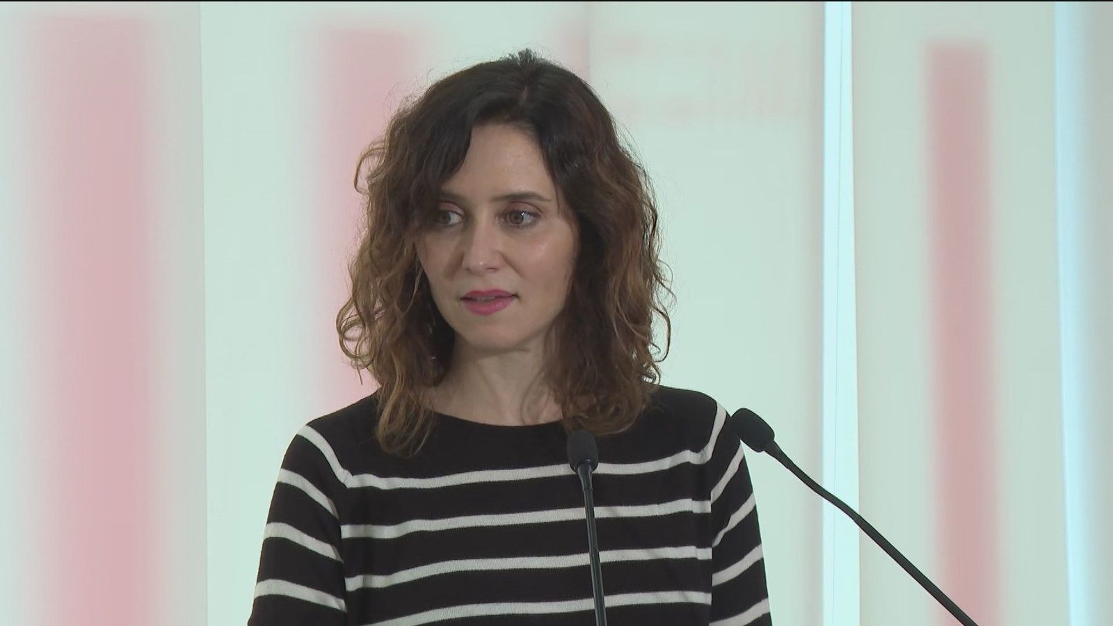 Ayuso: "Lo que pido es que el gobierno de Sánchez no convierta Alcalá de Henares en un caos por una nula planificación"