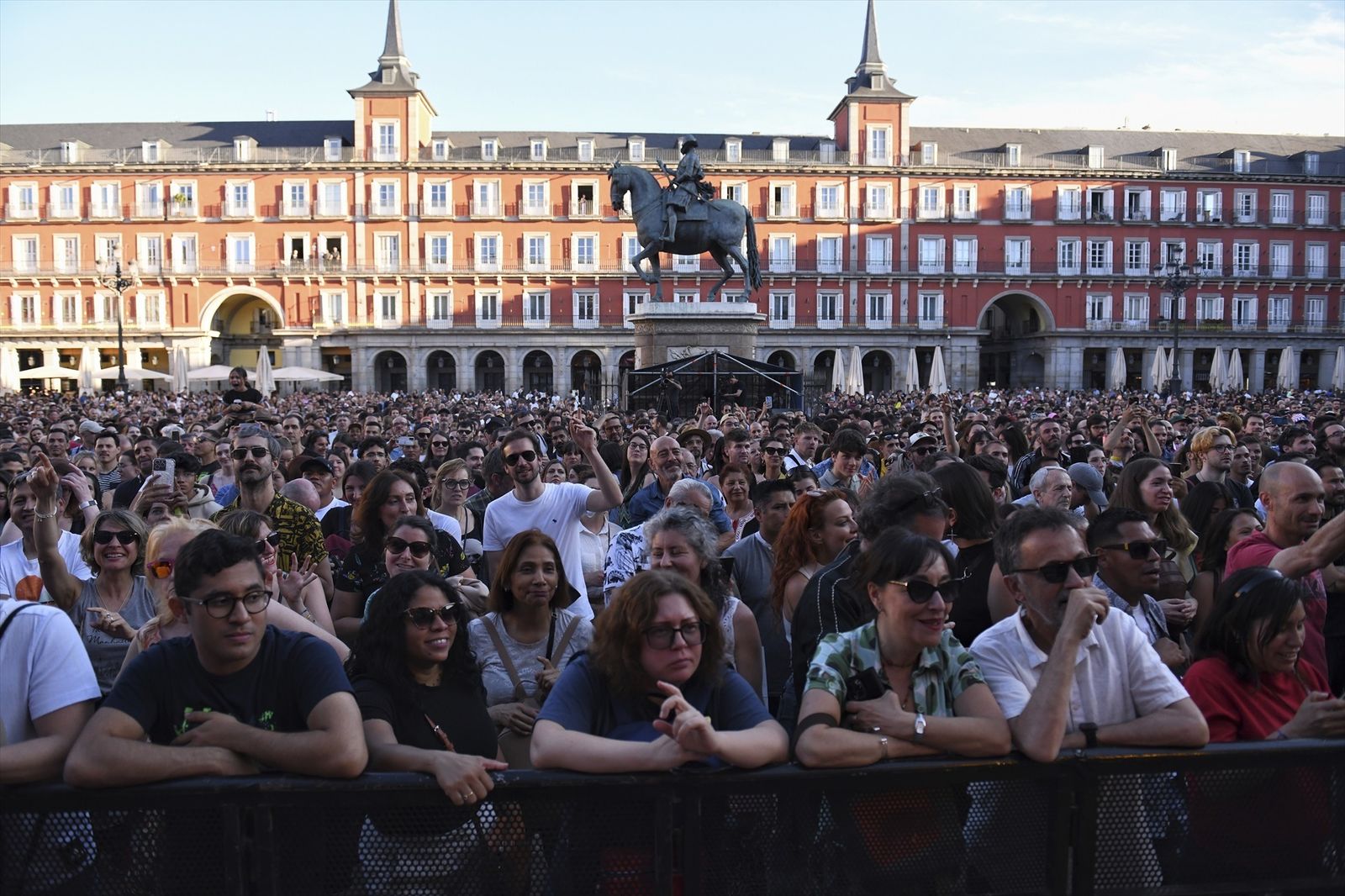 Concierto en la Plaza Mayor en colaboración con el Primavera Sound