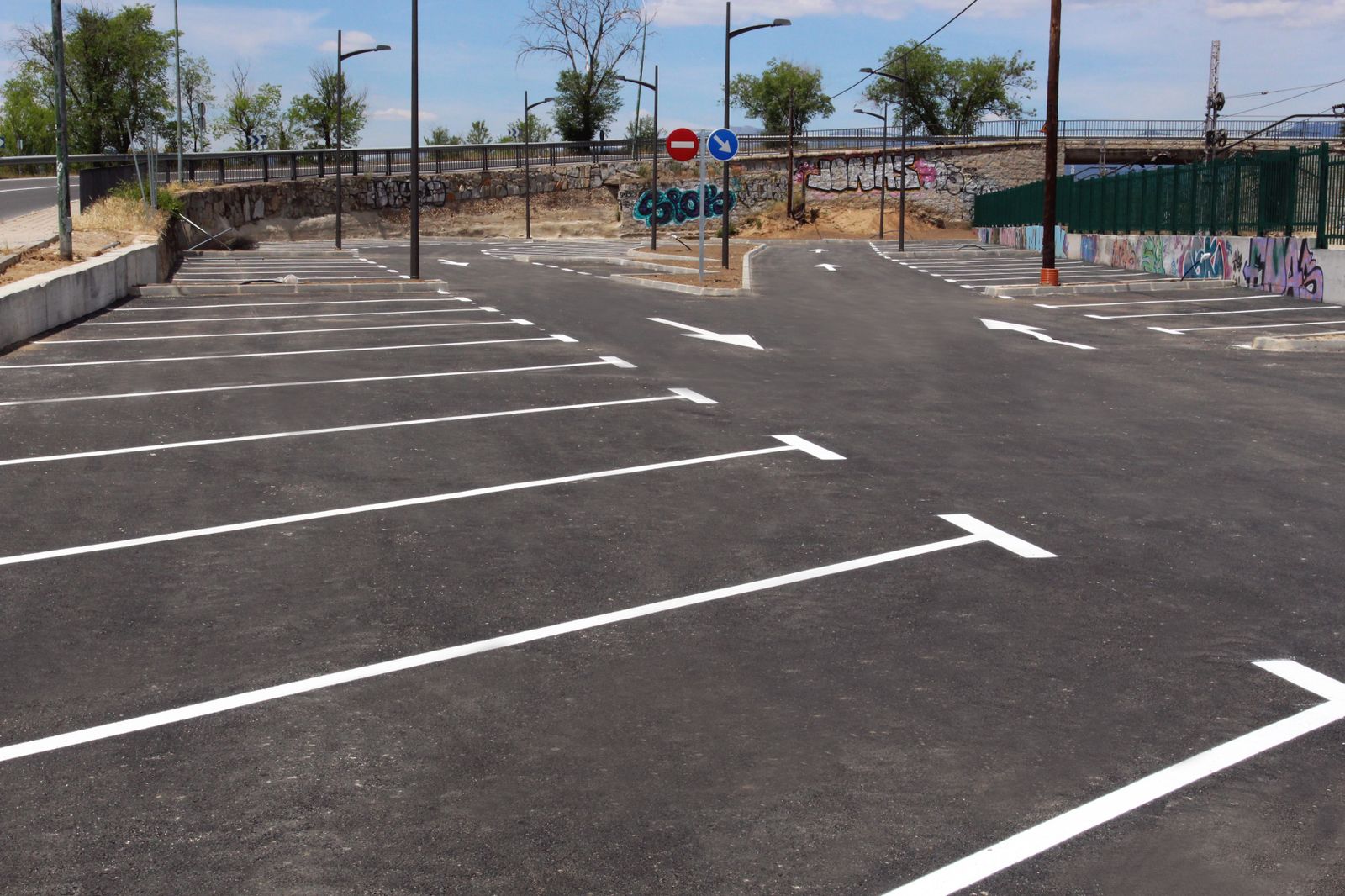 Aparcamiento del apeadero de La Navata en Galapagar