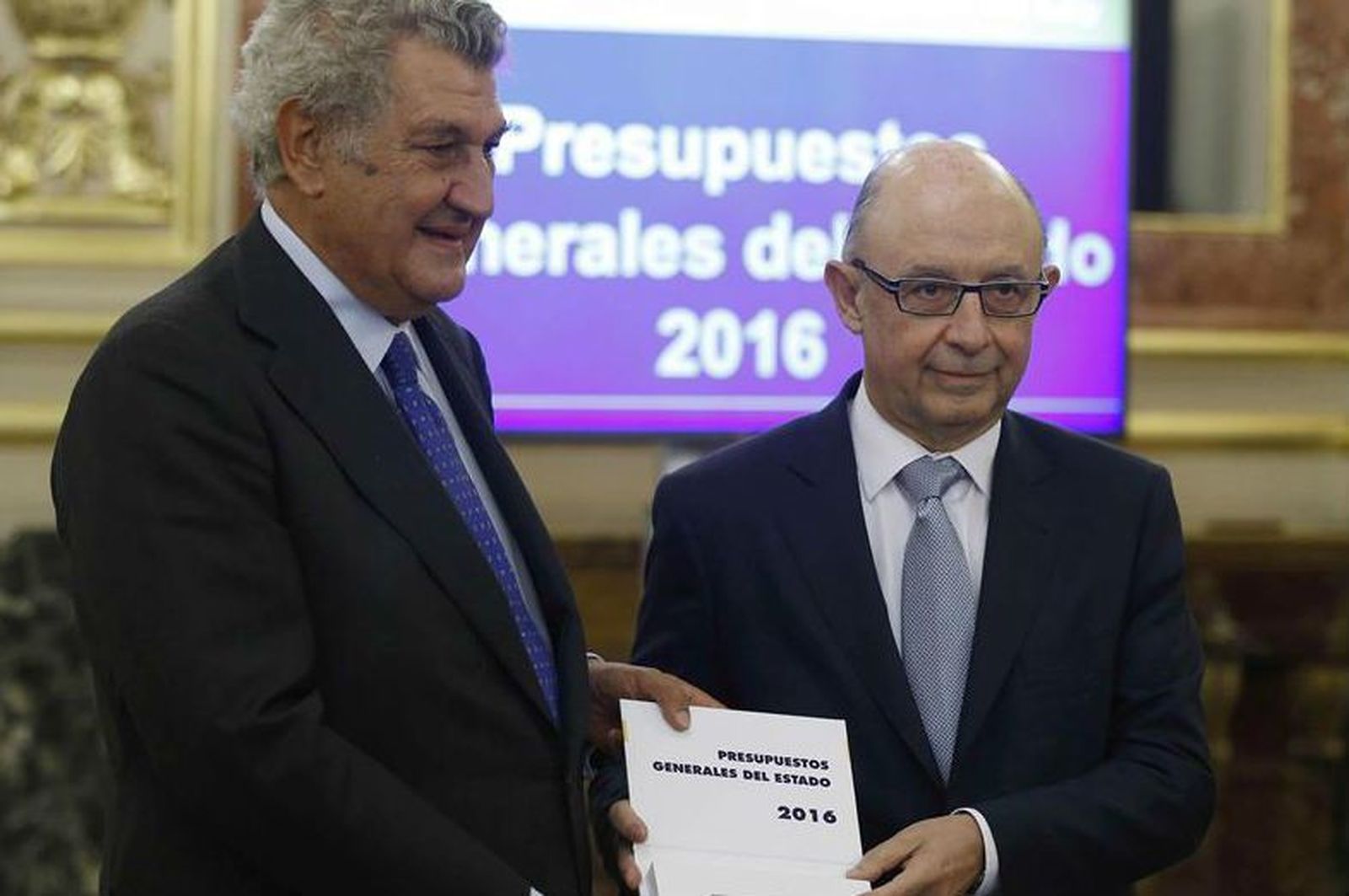 El Gobierno prevé bajar el déficit un 3% y crear 600.000 empleos con las cuentas de 2016