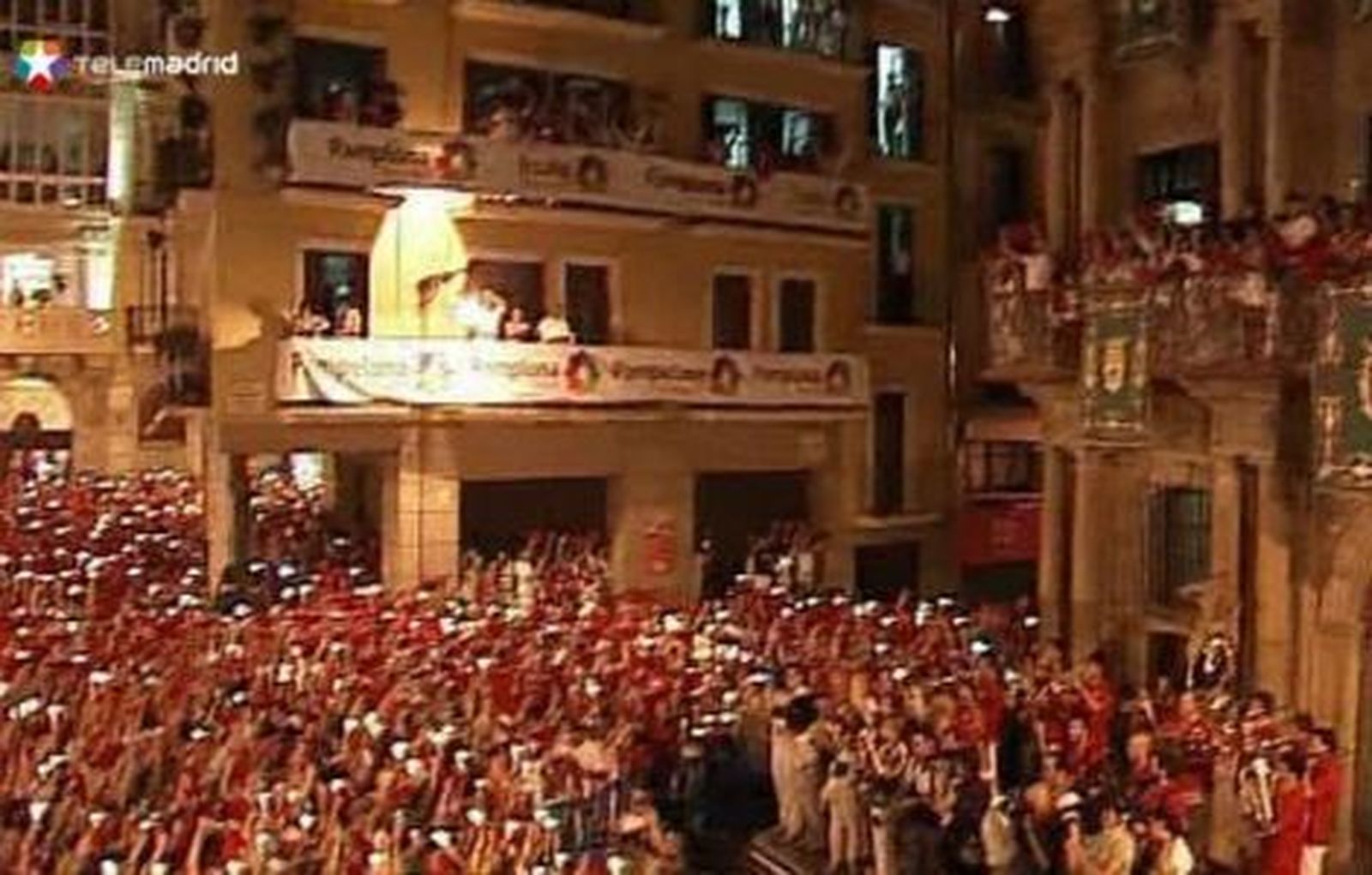 Un concurrido "Pobre de mí" cierra los sanfermines más cortos de la historia