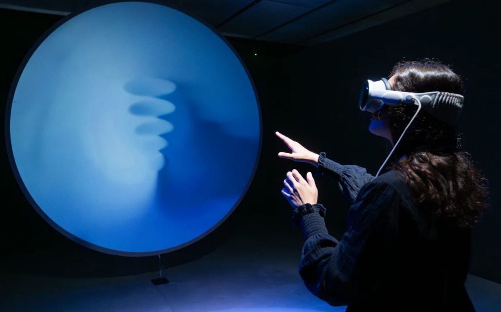 La física y la tecnología se dan cita en la Fundación Telefónica con la exposición 'Revolución Cuántica'