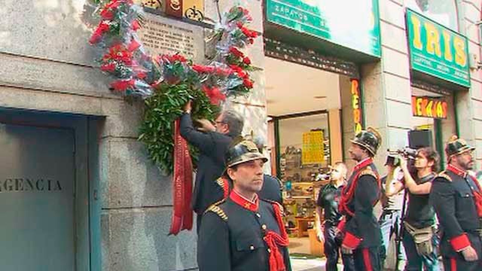 Madrid rinde homenaje a los bomberos fallecidos en los Almacenes Arias
