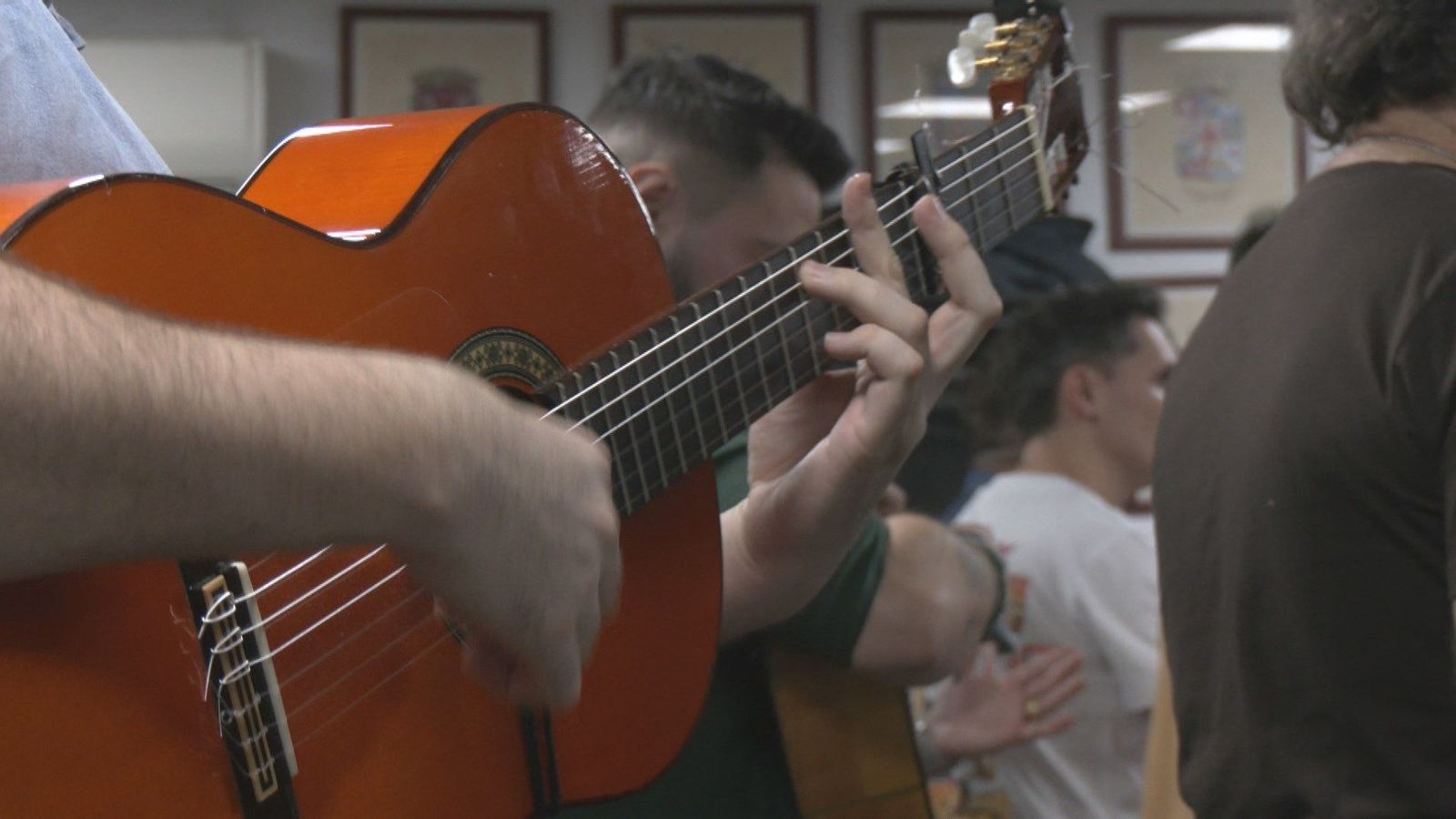 Así se vive un ensayo de Comparsa Madrileña