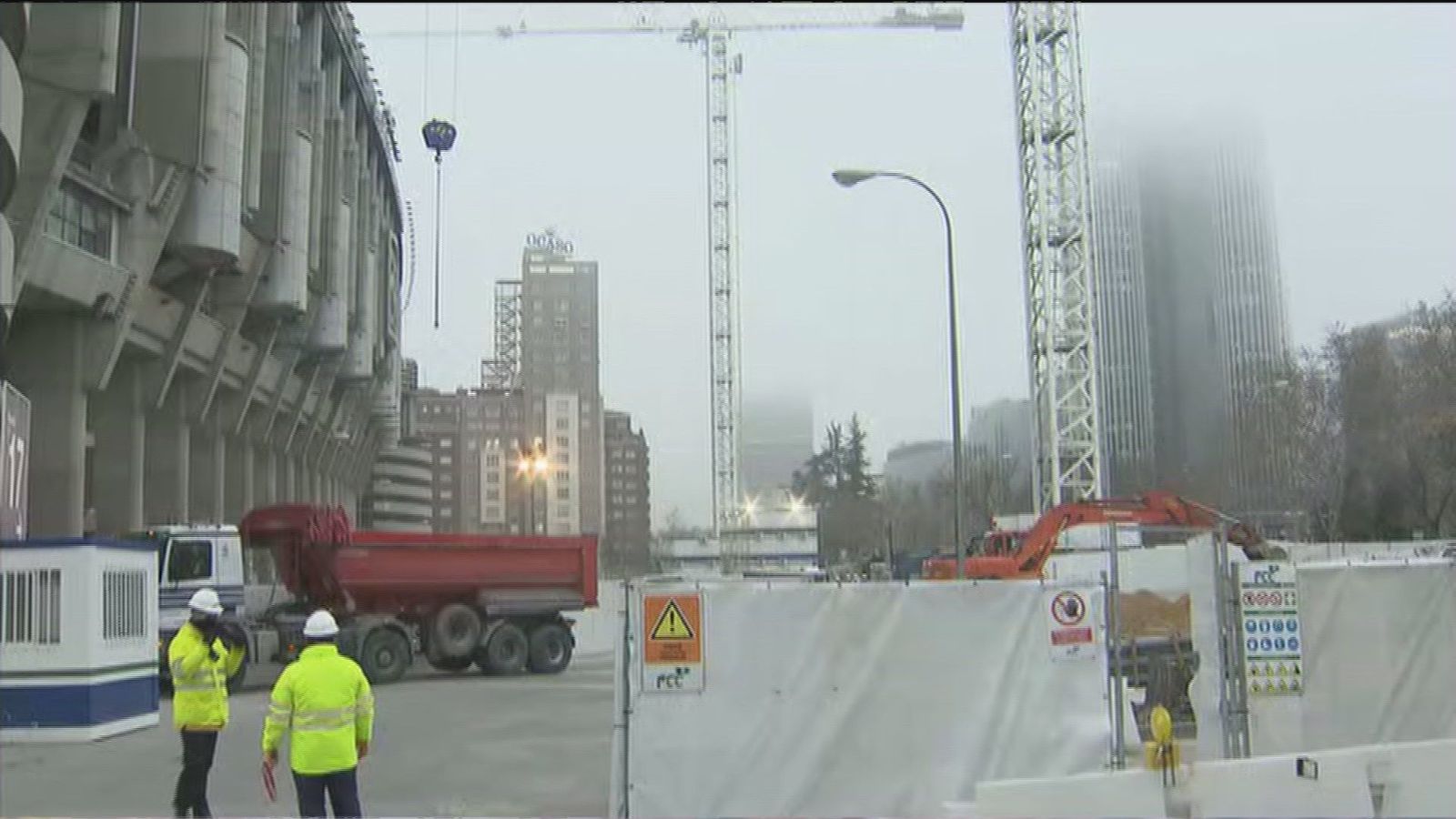 Los vecinos del Bernabéu se quejan de los ruidos de las obras, que no paran por la noche