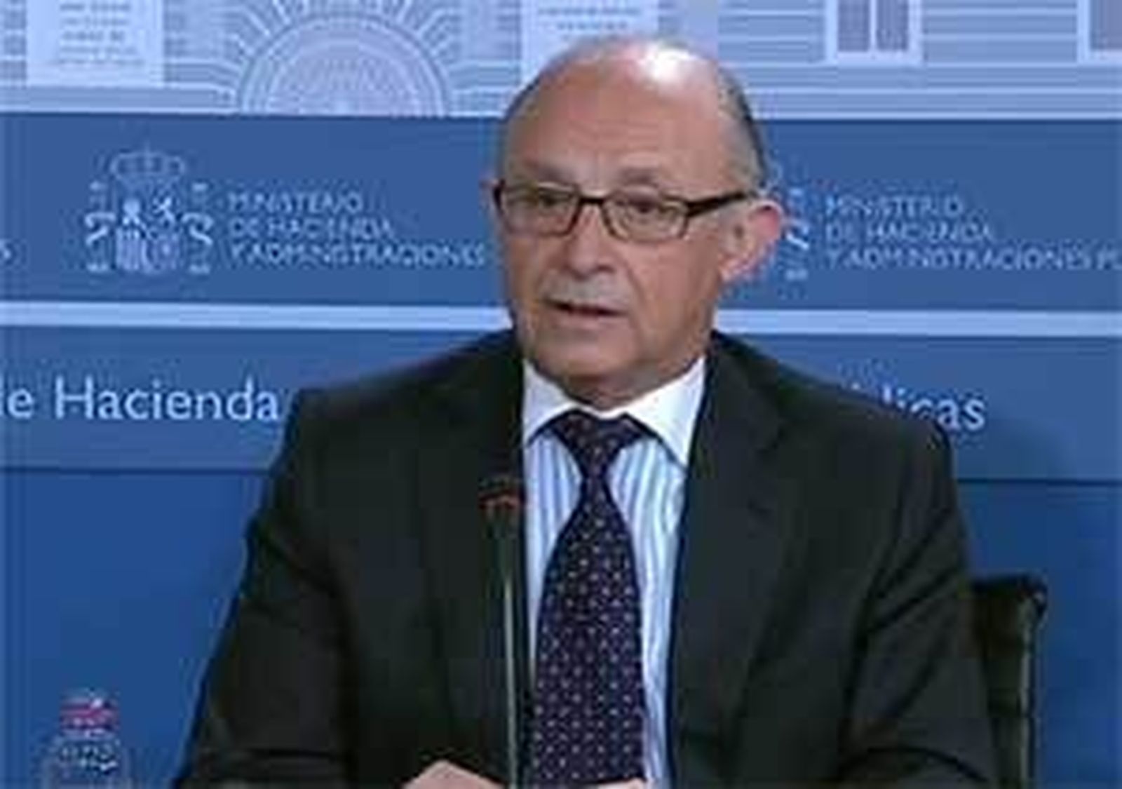 Madrid cumple el objetivo del déficit de 2013, seis comunidades lo superan