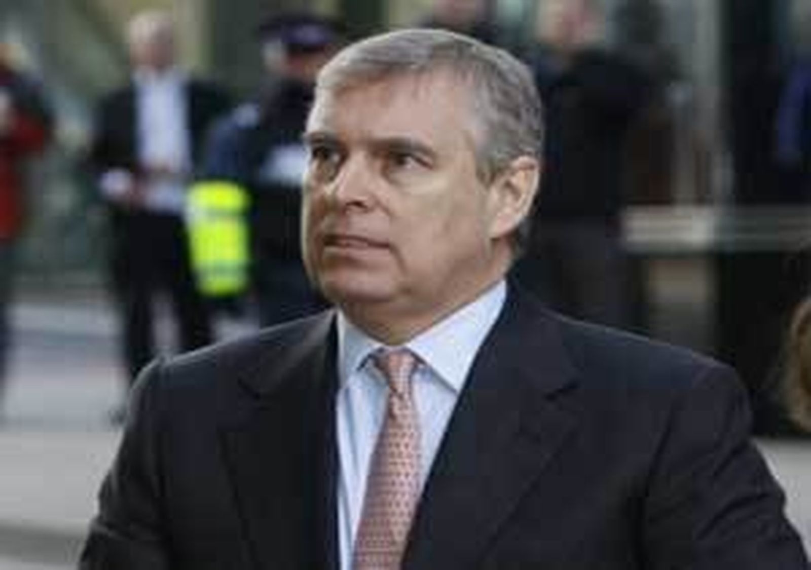 Buckingham Palace: La policía británica confunde al príncipe Andrés con un intruso