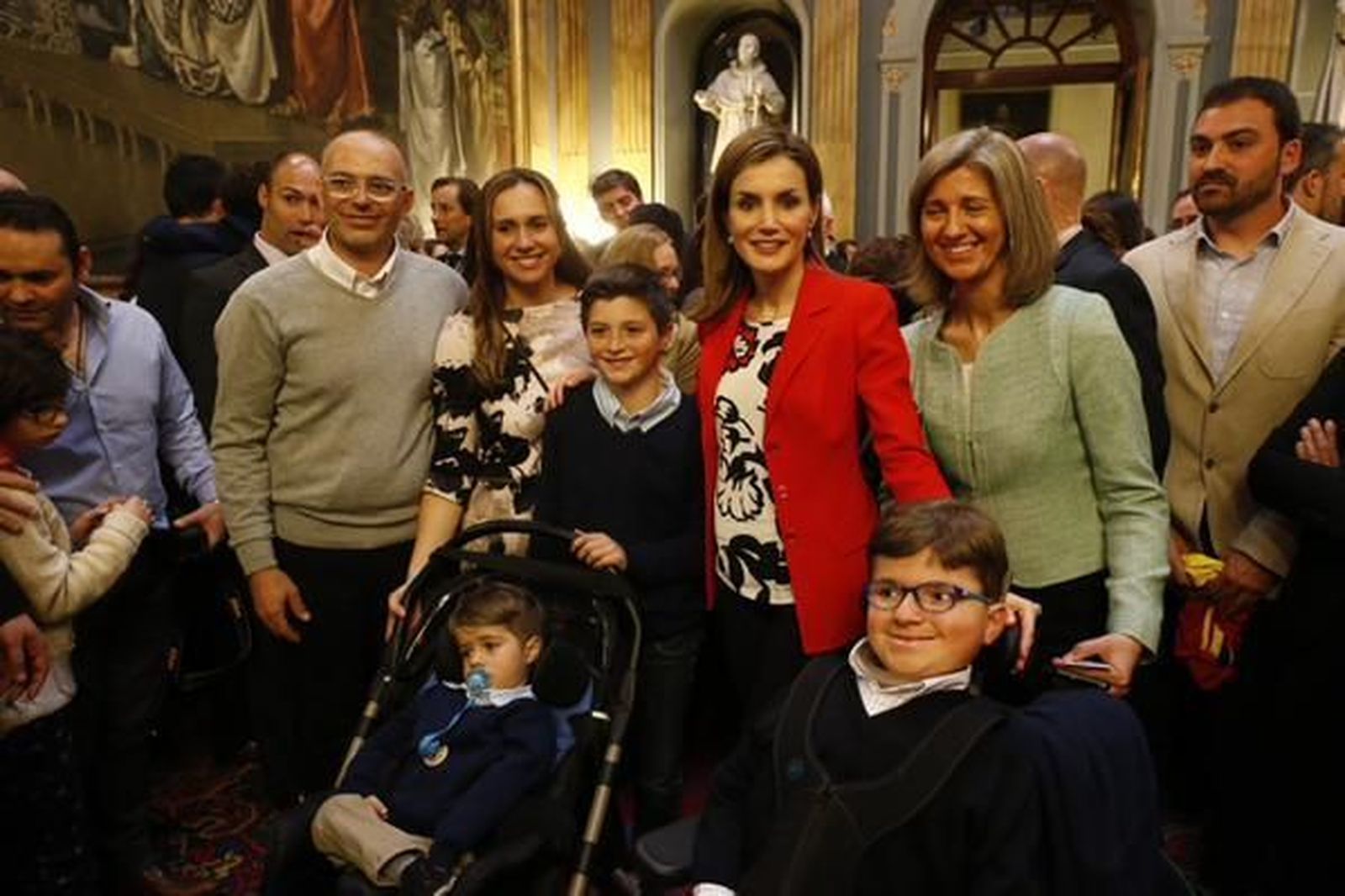 La Reina se pone en la piel de las familias  con enfermedades raras sin diagnóstico