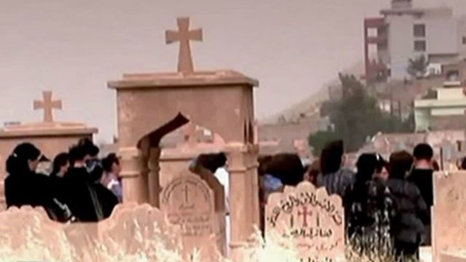 Los radicales del Ejército Islámico persiguen y echan del país a los cristianos