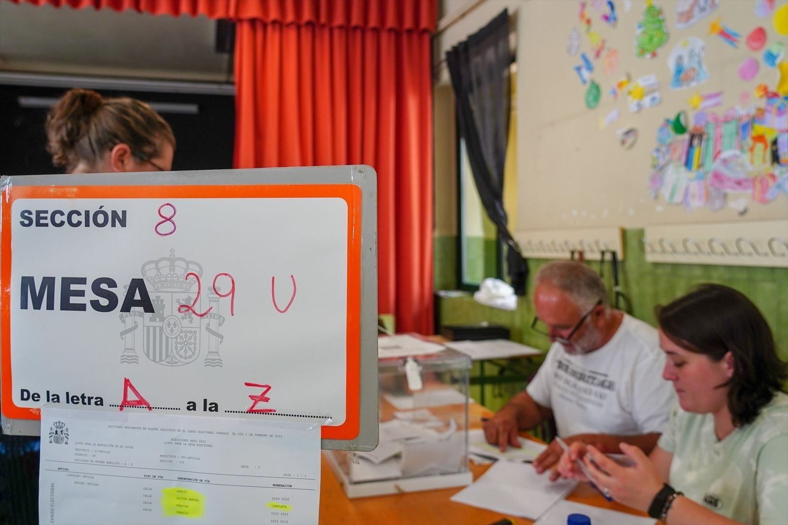 La Junta Electoral Central avisa de que, en caso de no poder constituirse alguna mesa por falta miembros, se podrá requerir a cualquier votante