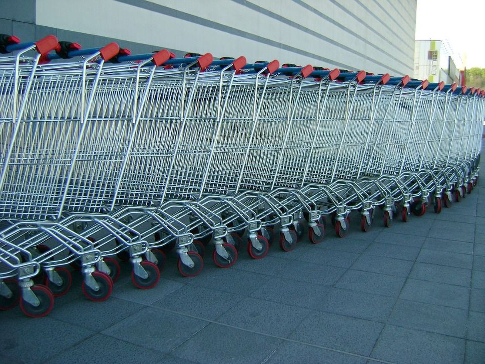 Los vecinos de Parque Coimbra, perimetrados y sin supermercado