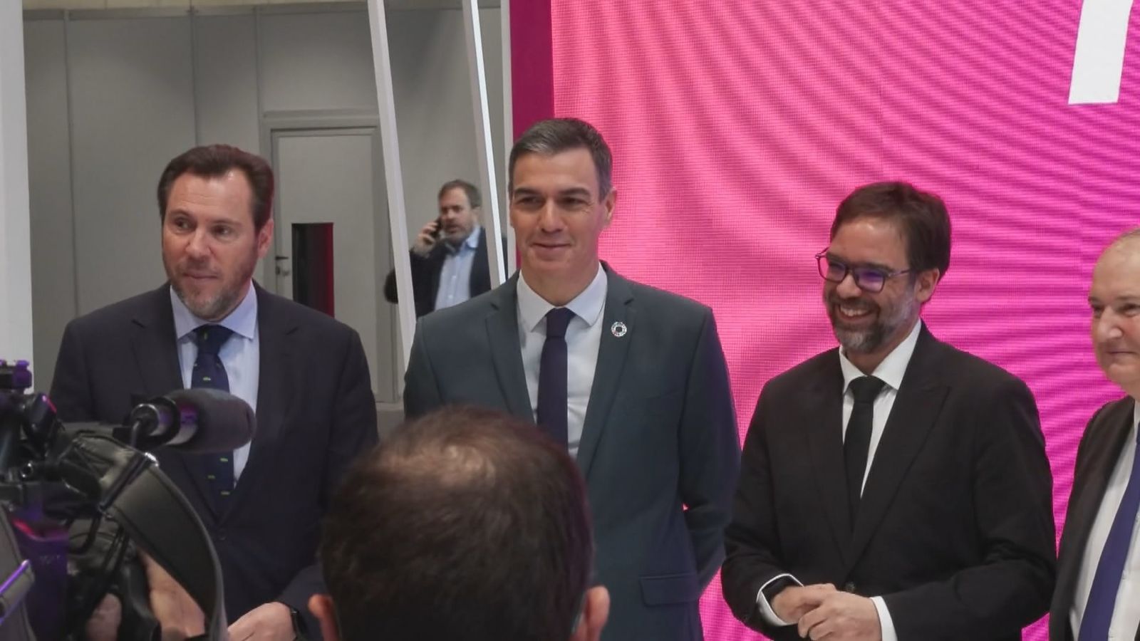 ...   Pedro Sánchez se enroca en el todo o nada