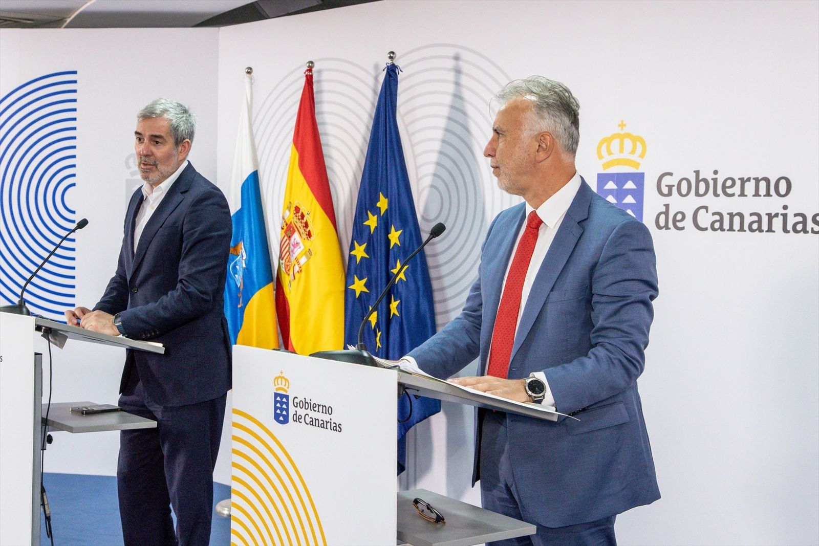 El presidente de Canarias, Fernando Clavijo, y el ministro de Política Territorial y Memoria Democrática, Ángel Víctor Torres