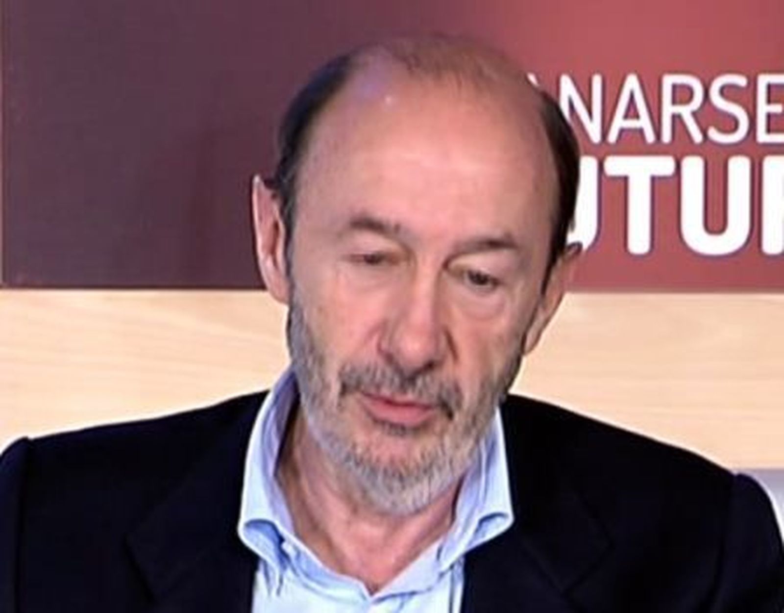 El PSOE busca un acuerdo con la oposición para provocar la dimisión de Rajoy