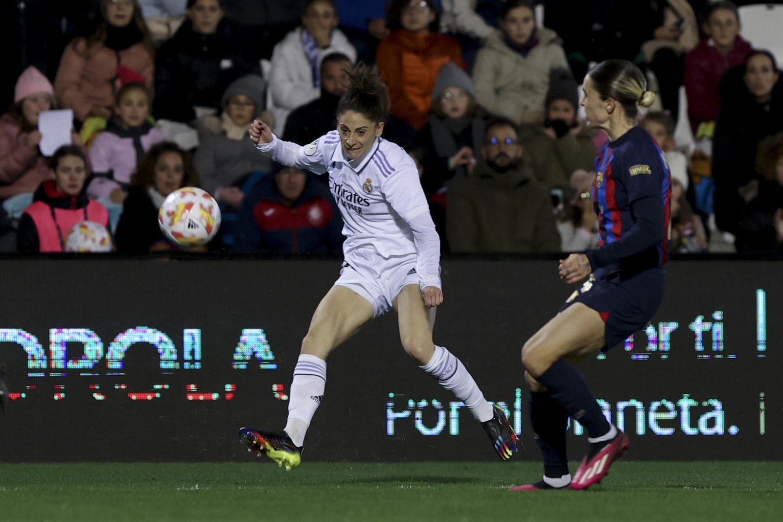 Esther González ante el Barcelona