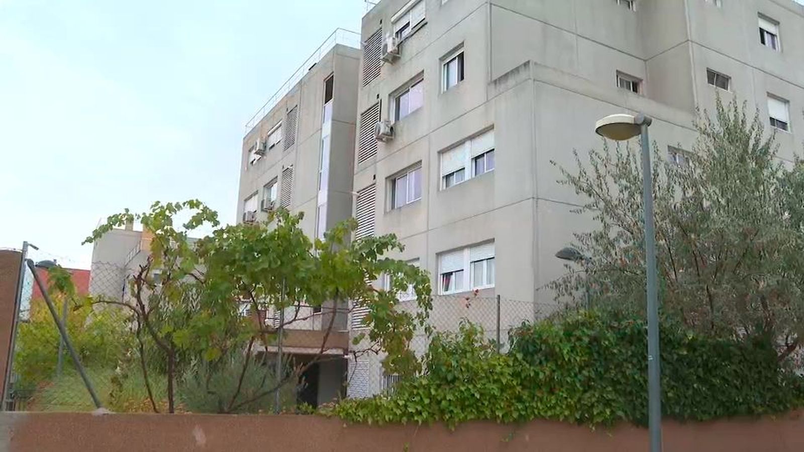 Tres ladrones, haciéndose pasar por policías, asaltan una vivienda en Alcobendas y se llevan miles de euros y joyas