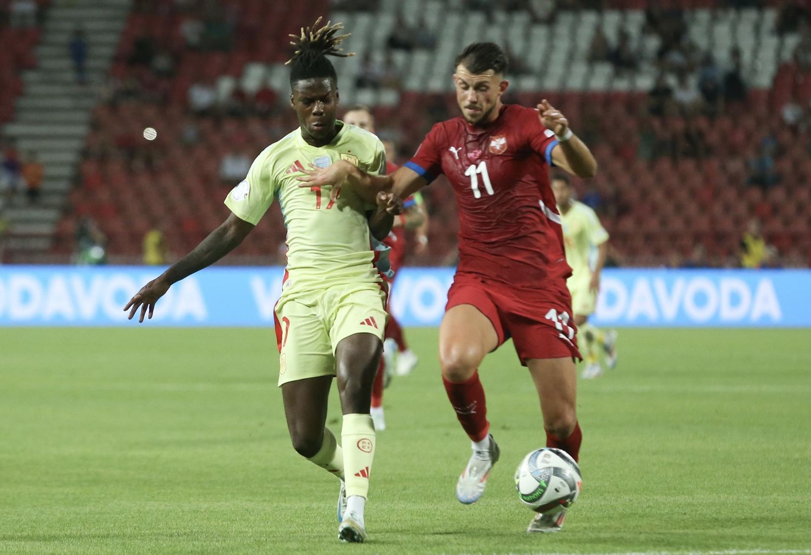 Nico Williams ante Serbia