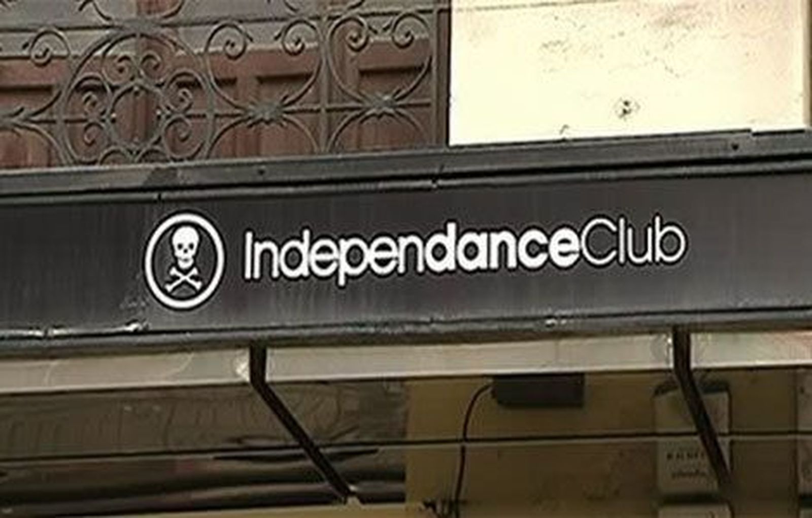 Desalojan cuatro locales de ocio por exceso de aforo esta madrugada