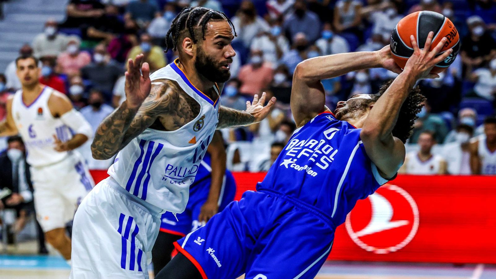 Taylor ante el Efes
