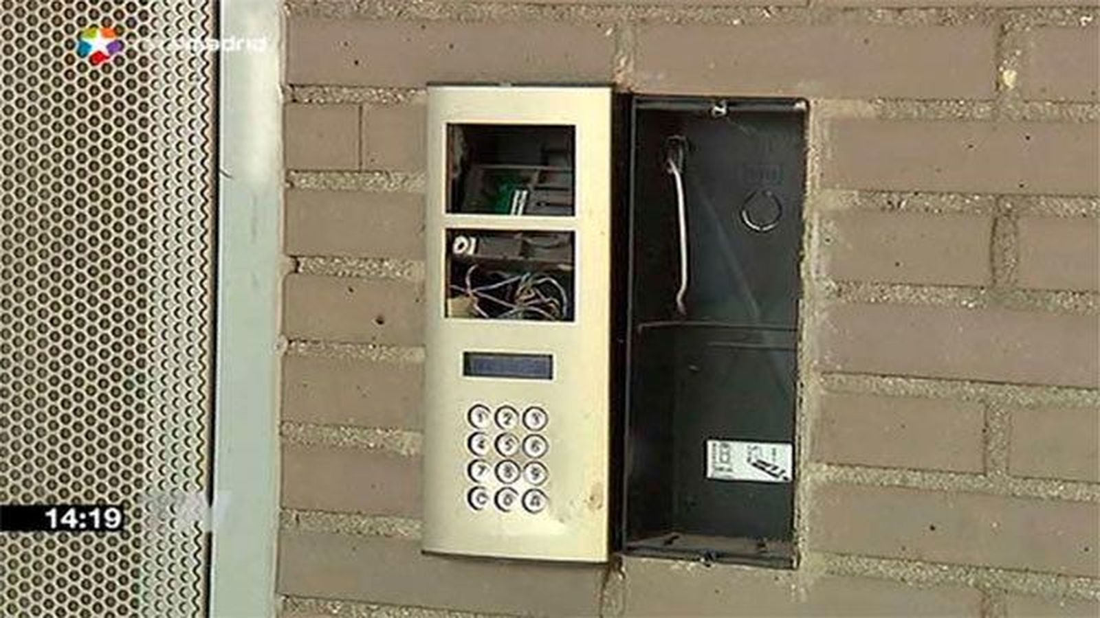 Vecinos del Ensanche de Vallecas temerosos por las ocupaciones de viviendas