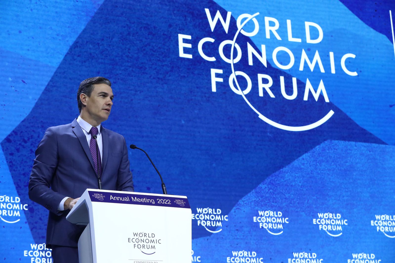 Sánchez acude a Davos para atraer inversiones en microchips aprovechando los fondos europeos