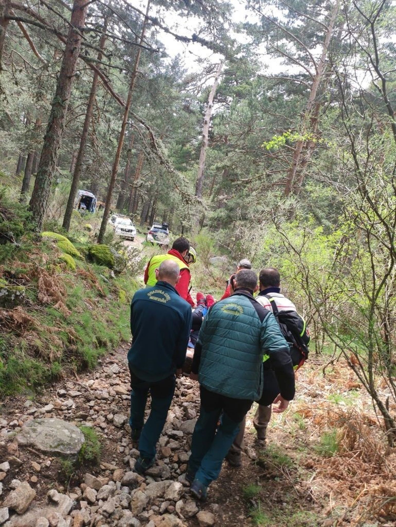 Traslado de la senderista accidentada en Cercedilla