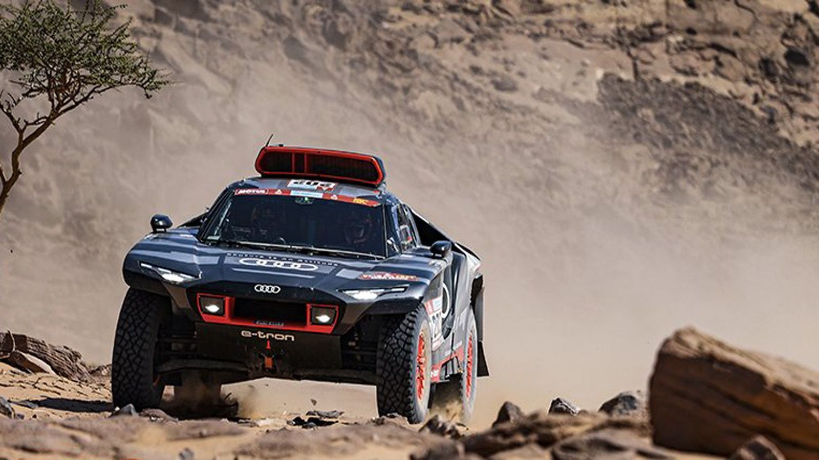 Sainz, segundo tras Peterhansel en la décima etapa