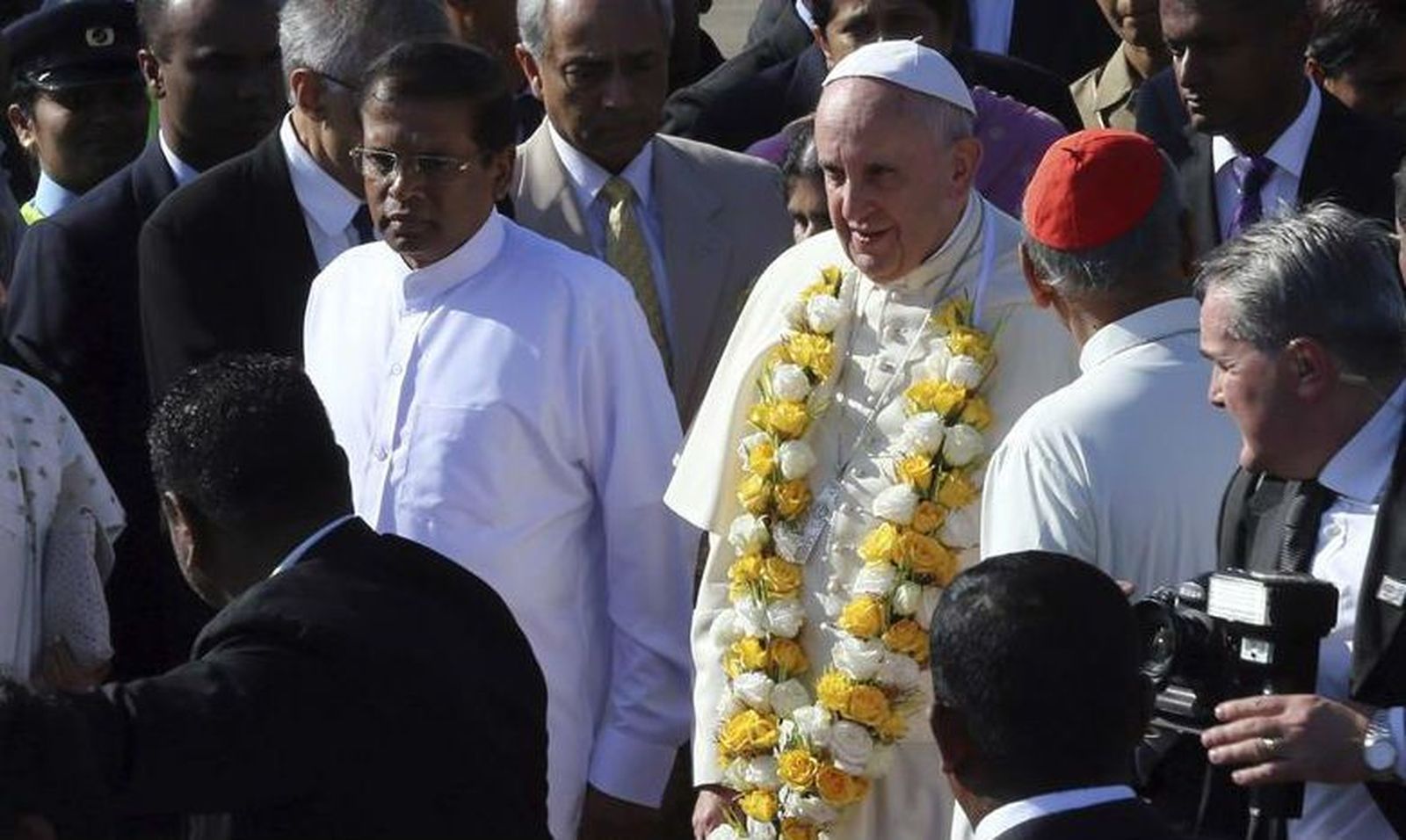 El papa Francisco llega a Sri Lanka en la primera visita de un pontífice en 20 años