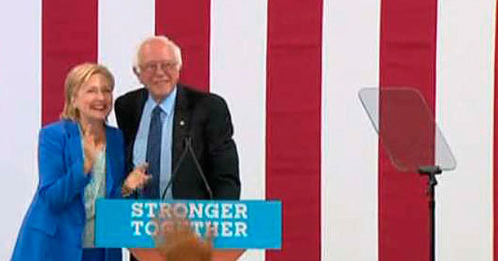 Hillary Clinton con Bernie Sanders