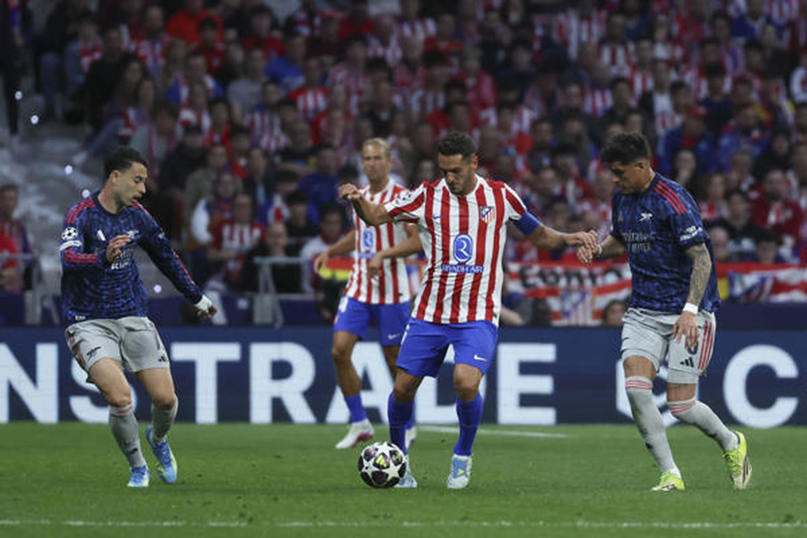 Koke ante el Arsenañ