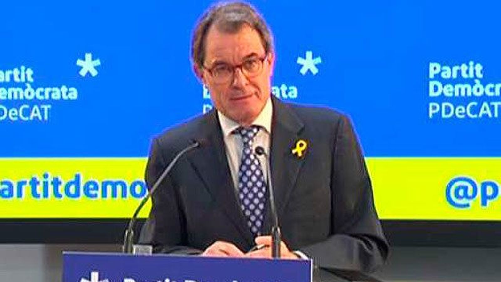 Artur Mas renuncia como presidente del PDeCAT y Muntó como diputado