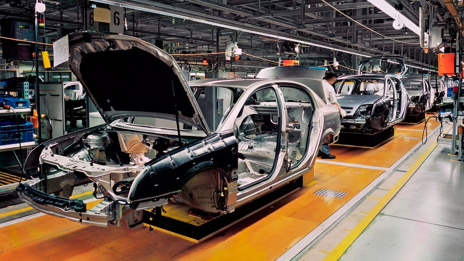 Seat dejará de producir 10.000 coches en Martorell por la falta de motores