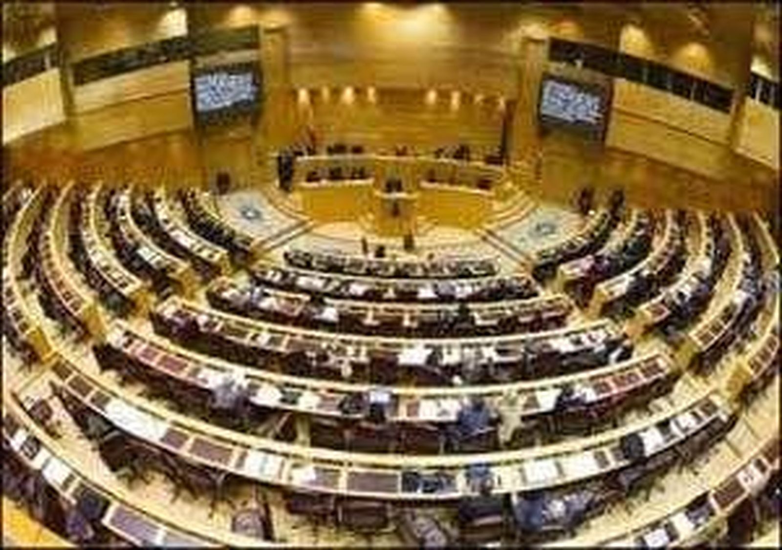 El Tribunal de Cuentas propone que se fiscalice las cuentas de los políticos y su familiares