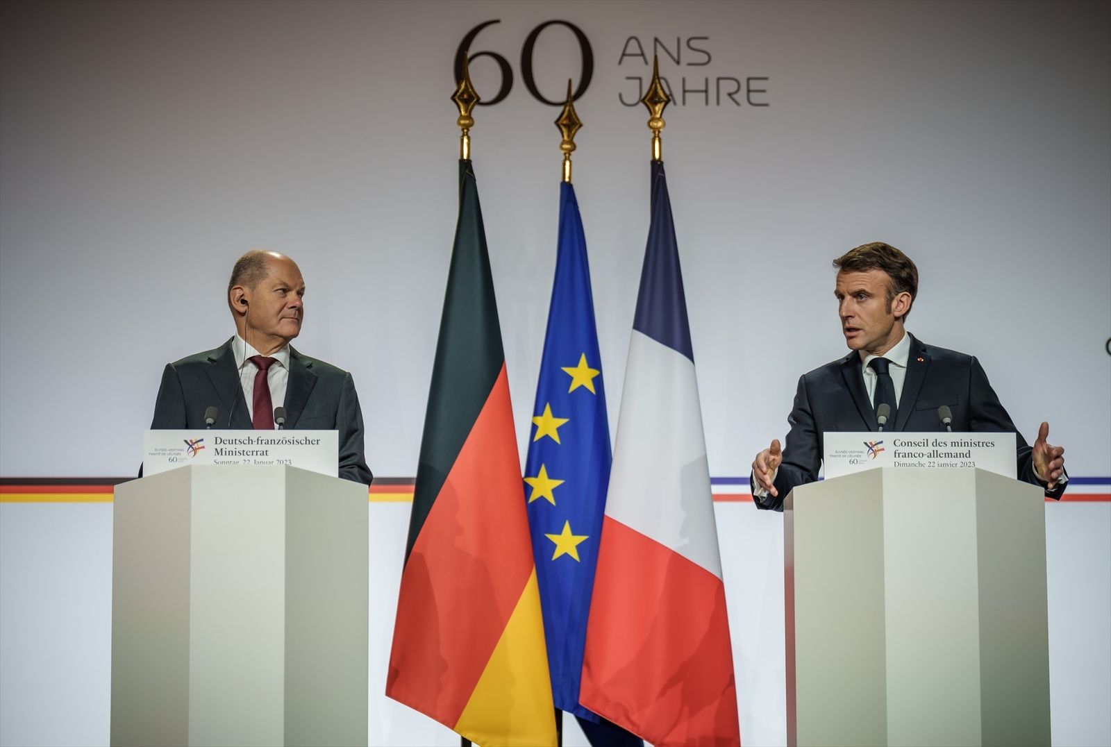 Scholz ratifica ante Macron el apoyo a Ucrania "con todos los medios necesarios"