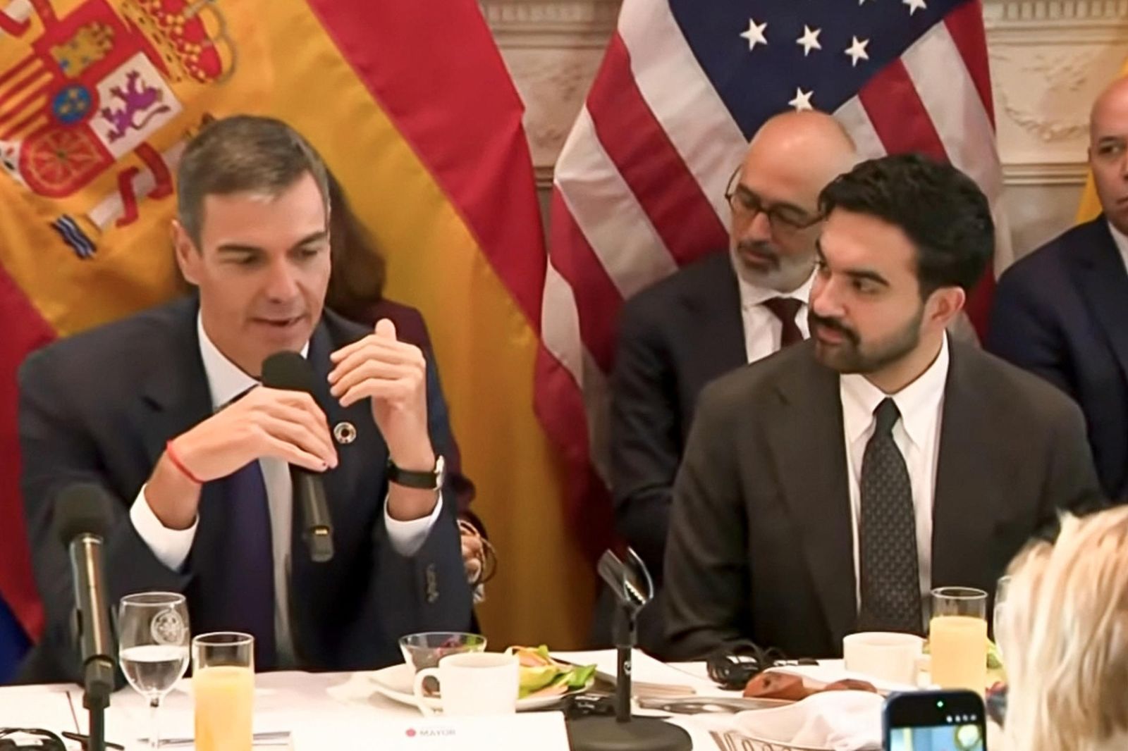 Pedro Sanchez, hablando junto al alcalde de Nueva York, Zohran Mamdani