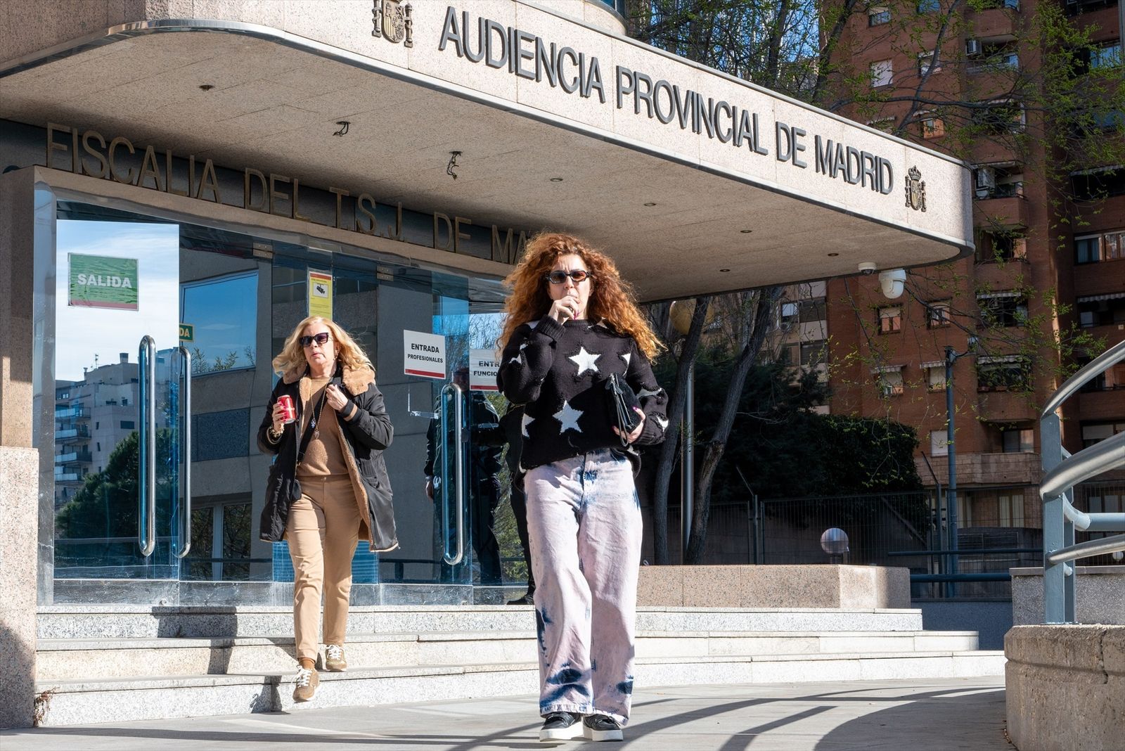Bárbara Rey y Sofía Cristo saliendo de la Audiencia Provincial de Madrid
