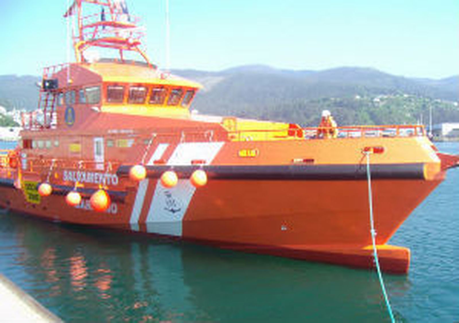 Mueren dos marineros en el naufragio de su barco cerca de A Coruña