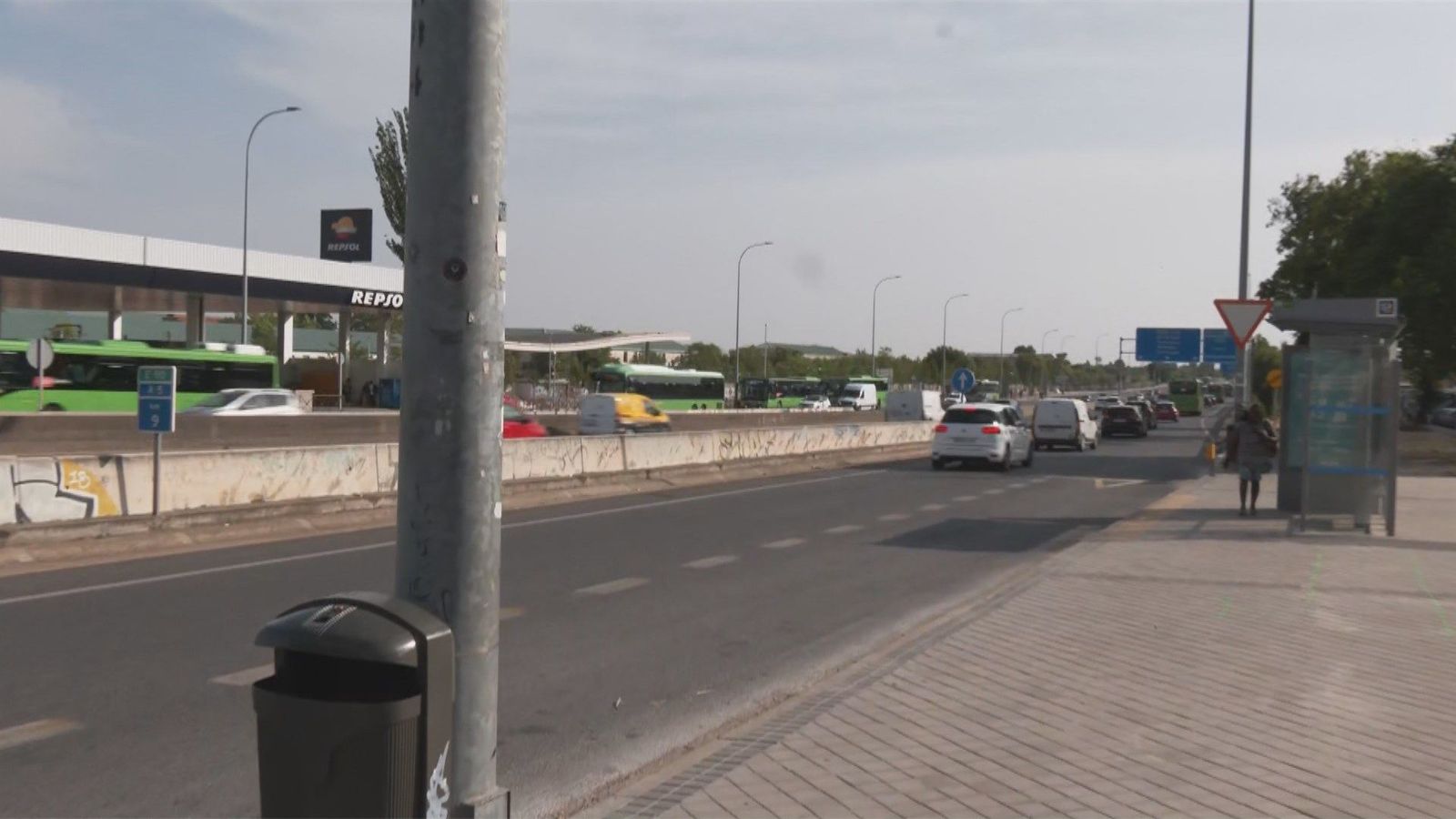 Los pasajeros del Intercambiador de Cuatro Vientos peligran por las altas temperaturas
