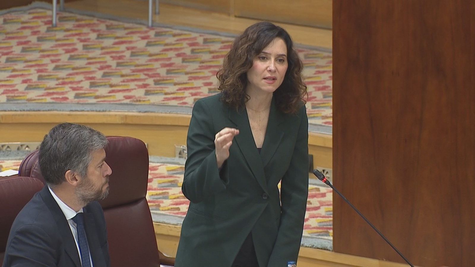 Ayuso acusa a la izquierda de dejar la reputación de España "por los suelos" por el apagón