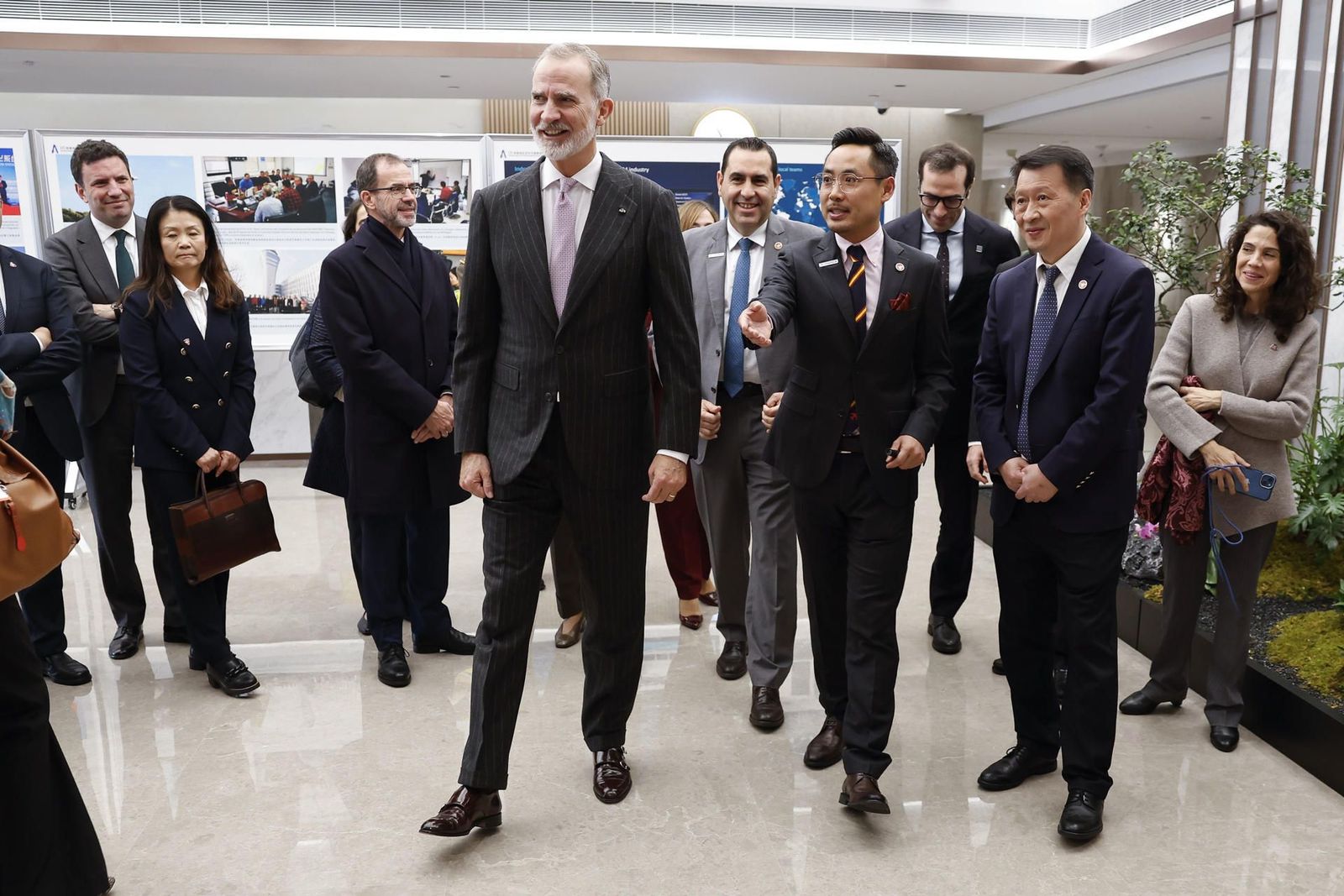 La presencia comercial española en China, primera cita de la visita de los Reyes de España