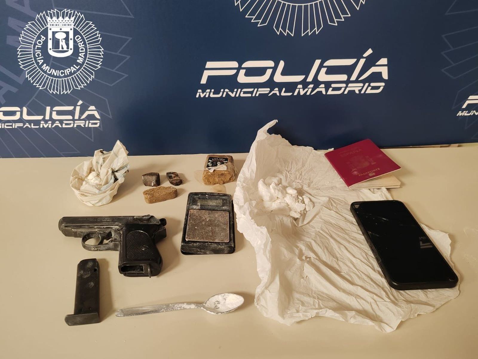 Material incautado a un conductor en Ciudad Lineal