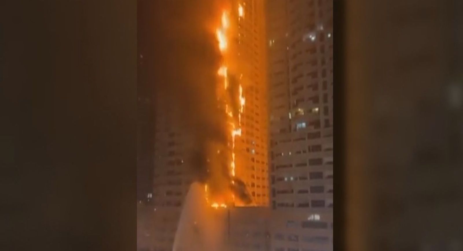 Incendio de un rascacielos en Emiratos Árabes