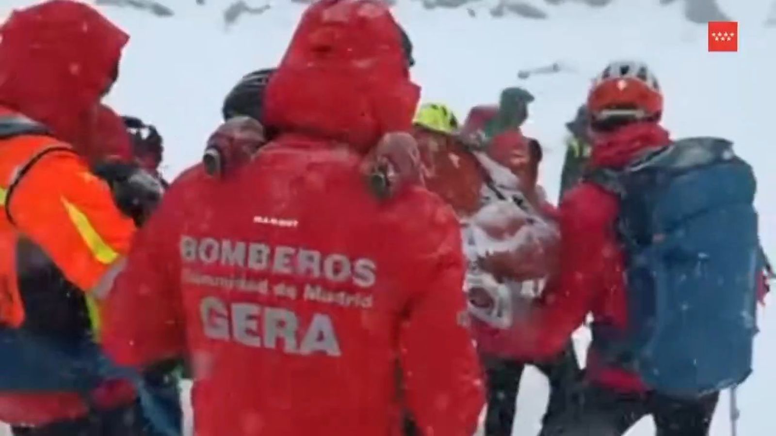 Días y noches de rescates para el GERA en la Sierra de Guadarrama