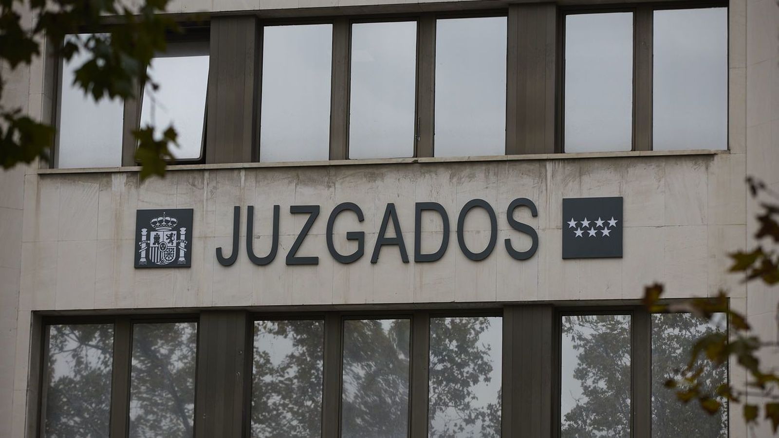 Justicia y los letrados de la Administración en huelga se citan este jueves