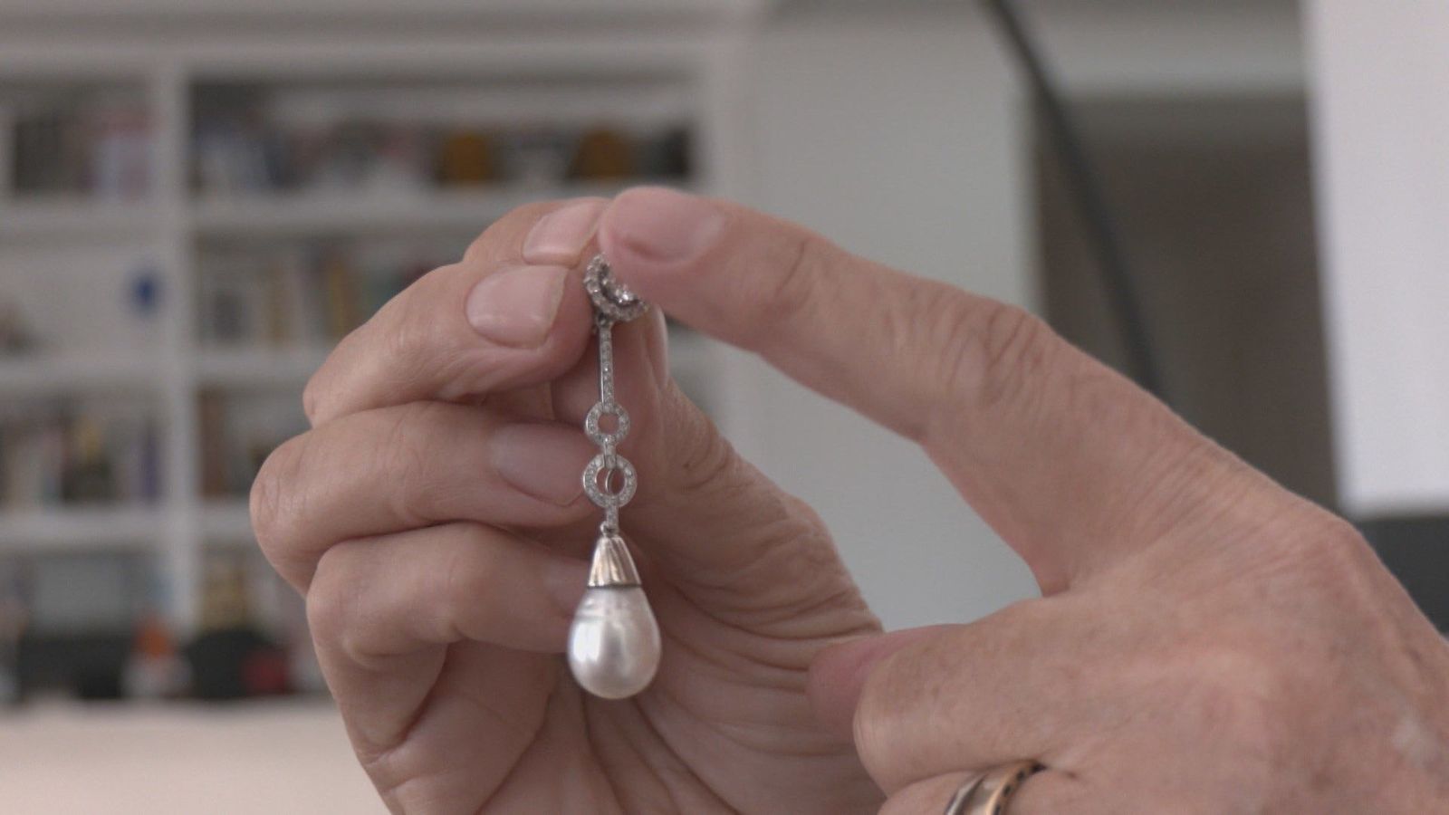 ‘Con joyas y a lo loco’ la nueva forma de llevar pedrería lujosa ahorrando más que nunca