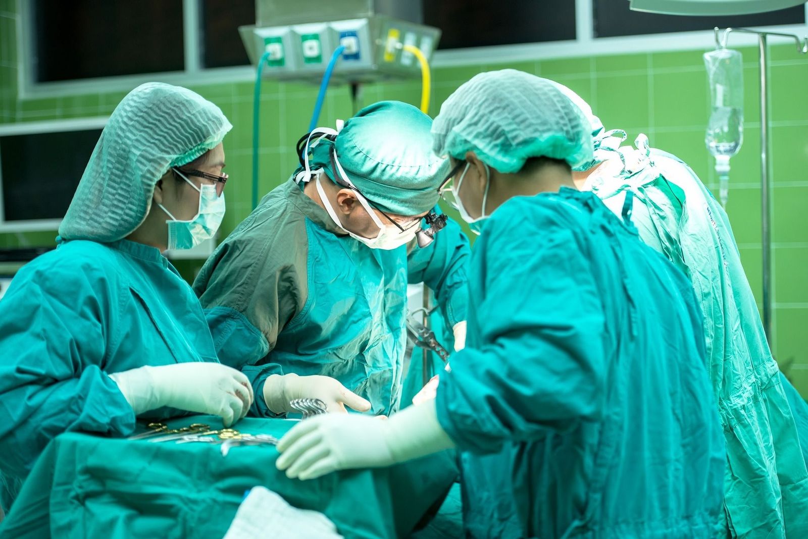 Los peligros del 'turismo estético': desde resultados desastrosos hasta complicaciones fatales