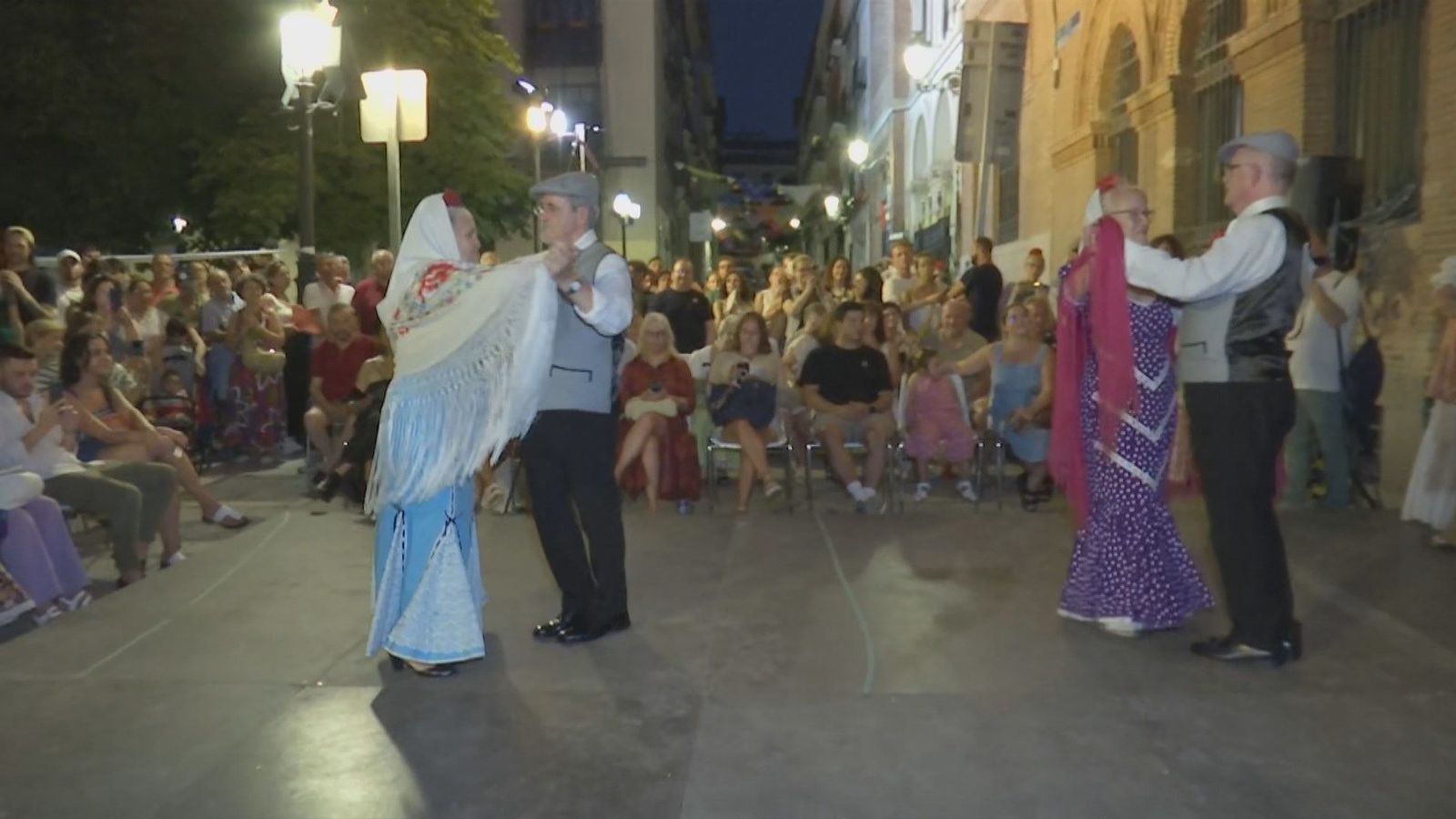 Asistimos al VI Edición del concurso de Chotis en la Plaza Virgen de la Paloma